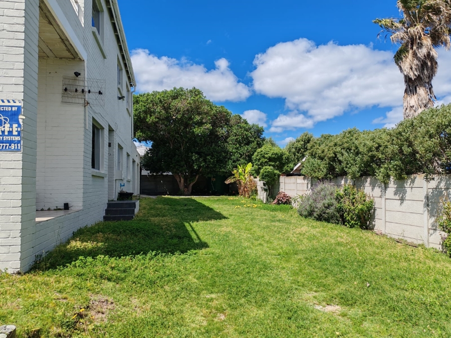 4 Bedroom Property for Sale in De Kelders Western Cape
